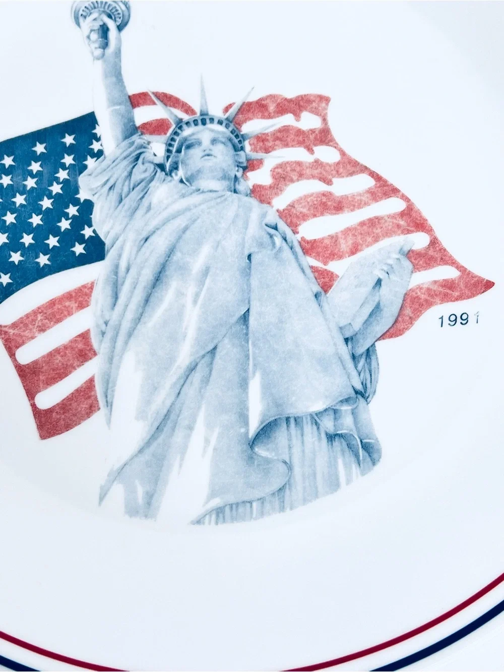 Vintage Corelle 1991 Statue of Liberty American Flag Dinner Plate 10.25”